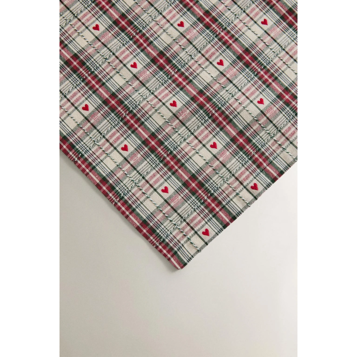 Руно для стола с рождественским сердцем из окрашенной нити