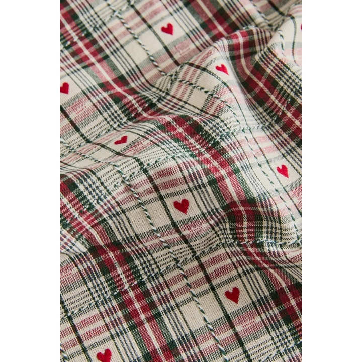 Руно для стола с рождественским сердцем из окрашенной нити