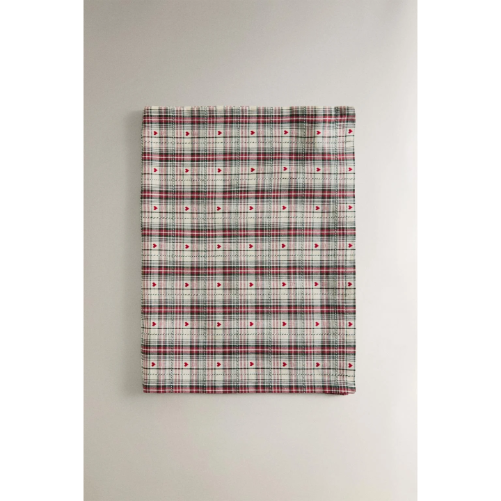 Руно для стола с рождественским сердцем из окрашенной нити