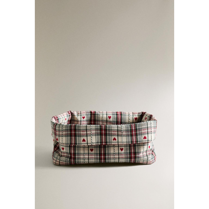 Рождественская корзина для хлеба с сердцами