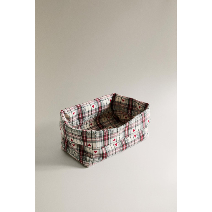 Рождественская корзина для хлеба с сердцами