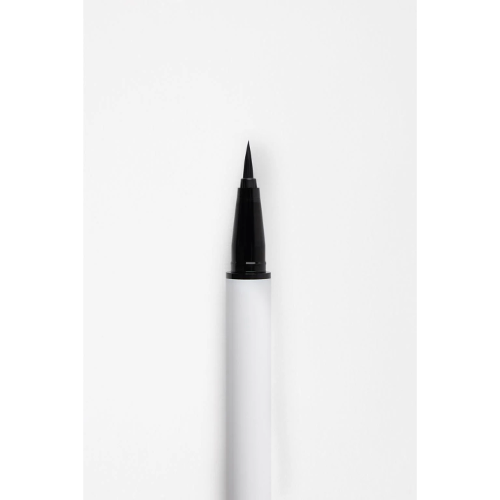 LIQUID EYELINER - PRECI-EYES