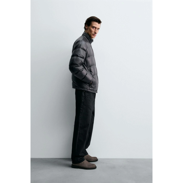 НЕПРОМОКАЕМАЯ КУРТКА С НАПОЛНИТЕЛЕМ ИЗ 100% ПЕРЬЕВ