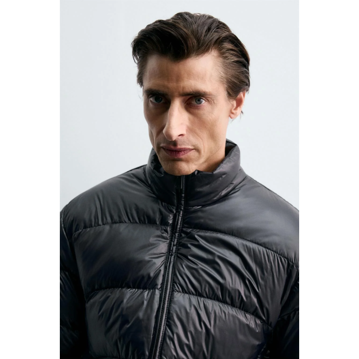 НЕПРОМОКАЕМАЯ КУРТКА С НАПОЛНИТЕЛЕМ ИЗ 100% ПЕРЬЕВ