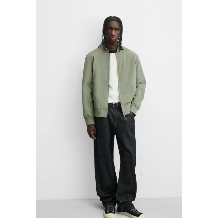 ЛЕГКАЯ КУРТКА-БОМБЕР