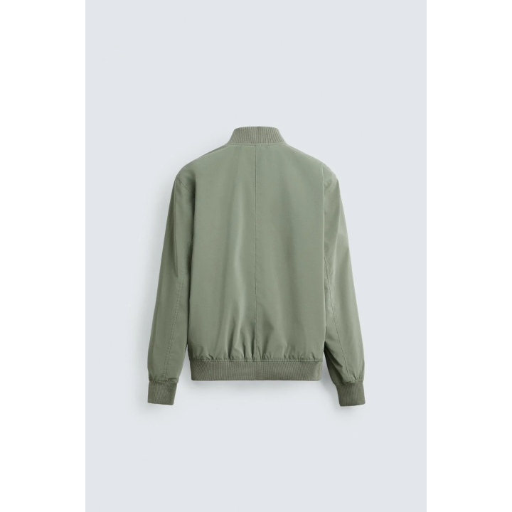 ЛЕГКАЯ КУРТКА-БОМБЕР