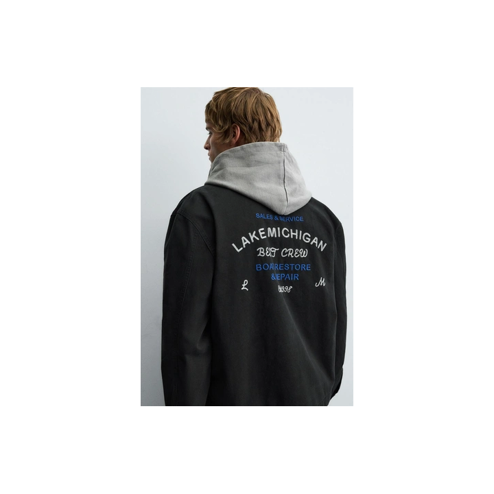 КУРТКА С ВЫШИВКОЙ И МОЛНИЕЙ