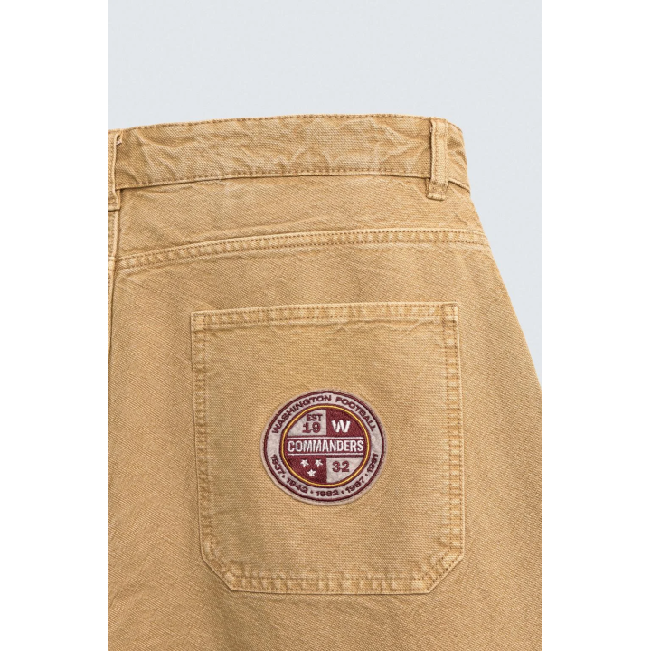 МЕШКОВАТЫЕ БРЮКИ С ВЫШИТОЙ НАШИВКОЙ NFL WASHINGTON COMMANDERS