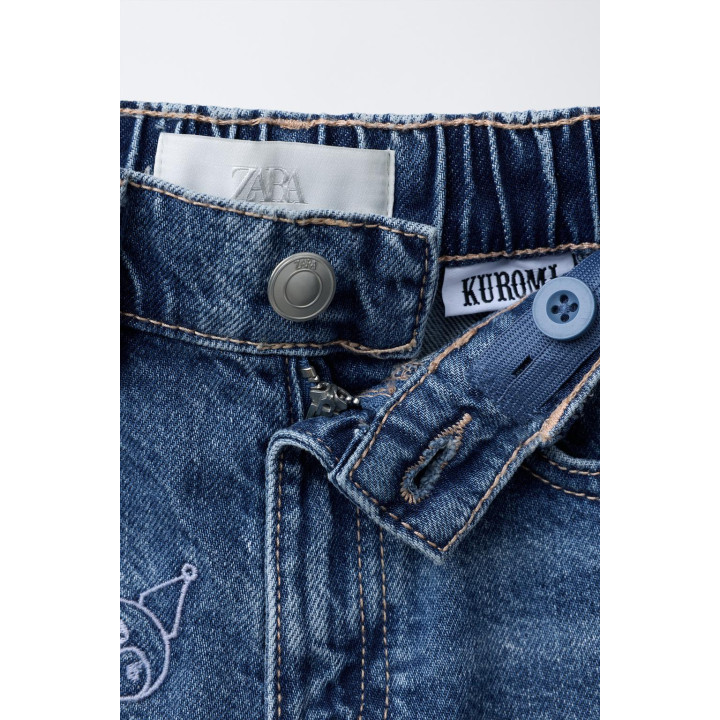 ДЖИНСОВЫЕ БРЮКИ С ШИРОКИМИ ШТАНИНАМИ KUROMI © SANRIO