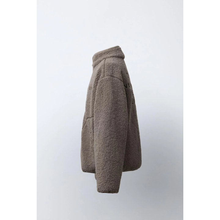 КУРТКА ИЗ ИСКУССТВЕННОЙ ОВЧИНЫ С ВЫШИВКОЙ