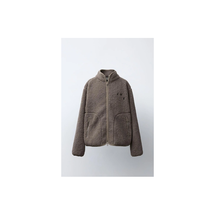 КУРТКА ИЗ ИСКУССТВЕННОЙ ОВЧИНЫ С ВЫШИВКОЙ