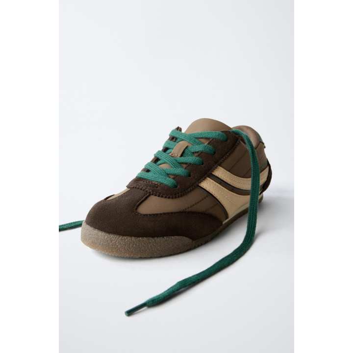 КОНТРАСТНЫЕ КРОССОВКИ