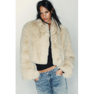 КОРОТКОЕ ПАЛЬТО ИЗ ИСКУССТВЕННОГО МЕХА