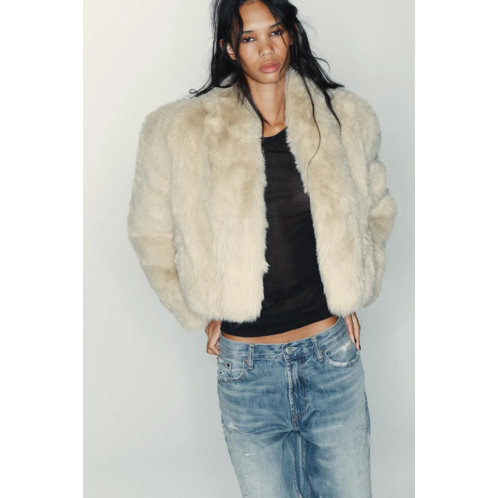 КОРОТКОЕ ПАЛЬТО ИЗ ИСКУССТВЕННОГО МЕХА