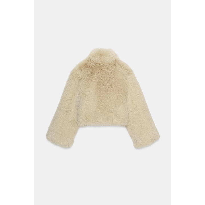 КОРОТКОЕ ПАЛЬТО ИЗ ИСКУССТВЕННОГО МЕХА