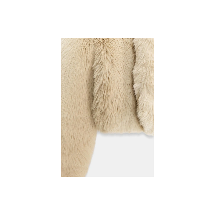 КОРОТКОЕ ПАЛЬТО ИЗ ИСКУССТВЕННОГО МЕХА