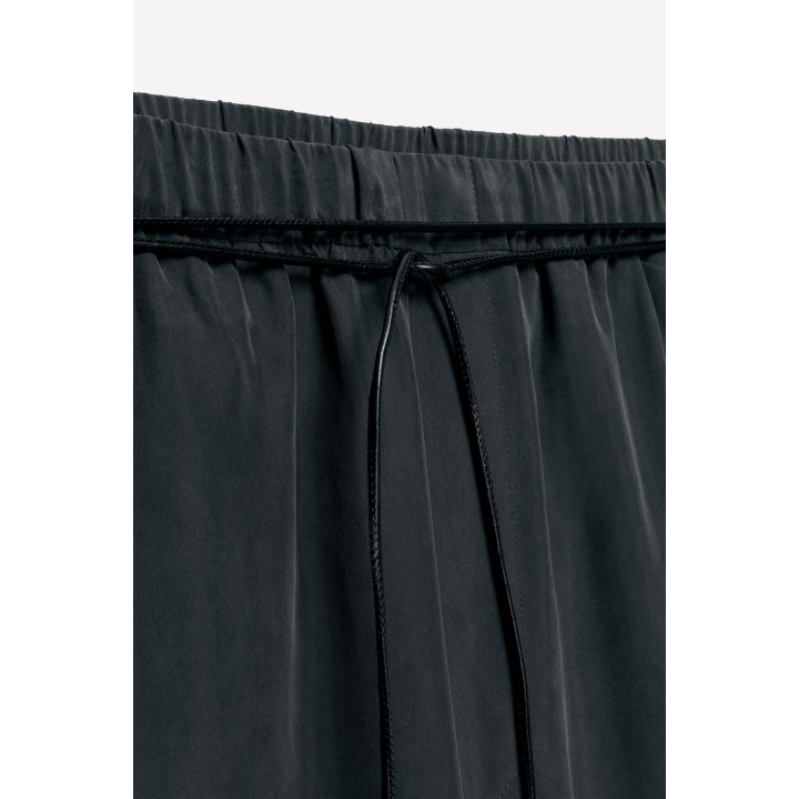 Брюки из 100% шелка с поясом ludovic de saint sernin x zara