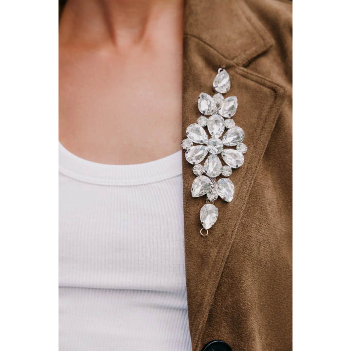 ПАЛЬТО-СЮРТУК ИЗ ЗАМШИ С БРОШЬЮ