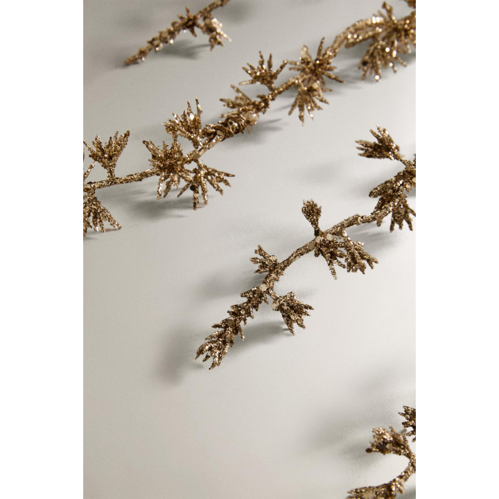 Сверкающий рождественский украшенный веточкой декор