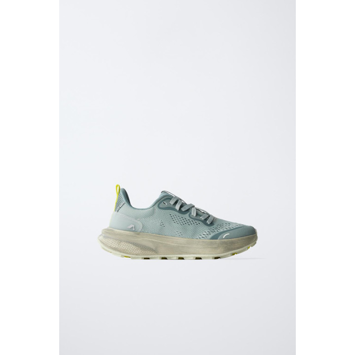 СПОРТИВНЫЕ КРОССОВКИ