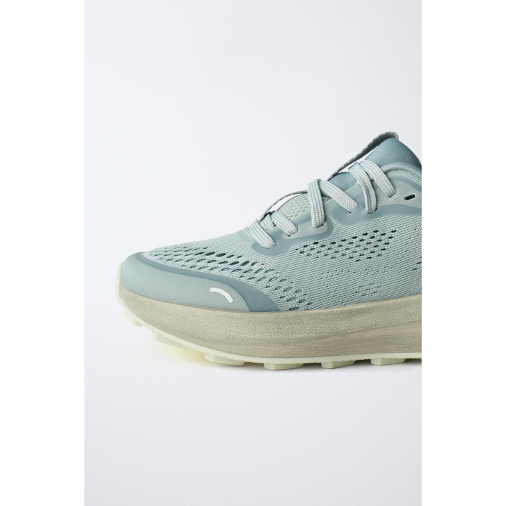 СПОРТИВНЫЕ КРОССОВКИ