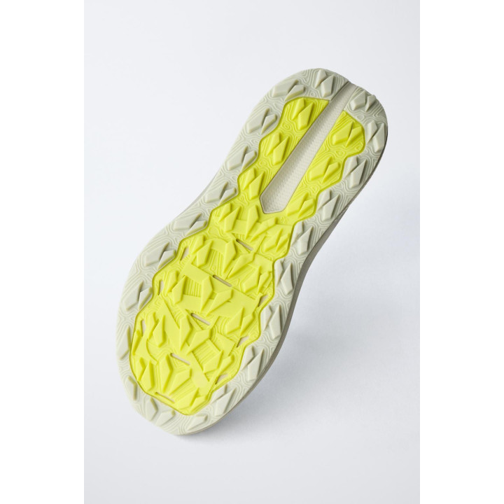 СПОРТИВНЫЕ КРОССОВКИ