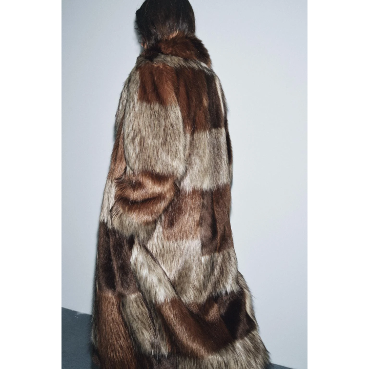 ПАЛЬТО ИЗ ИСКУССТВЕННОГО МЕХА В СТИЛЕ ПЭЧВОРК — ZW COLLECTION LIMITED EDITION