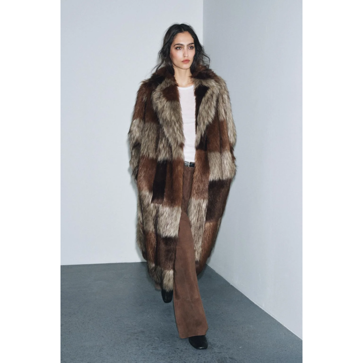 ПАЛЬТО ИЗ ИСКУССТВЕННОГО МЕХА В СТИЛЕ ПЭЧВОРК — ZW COLLECTION LIMITED EDITION