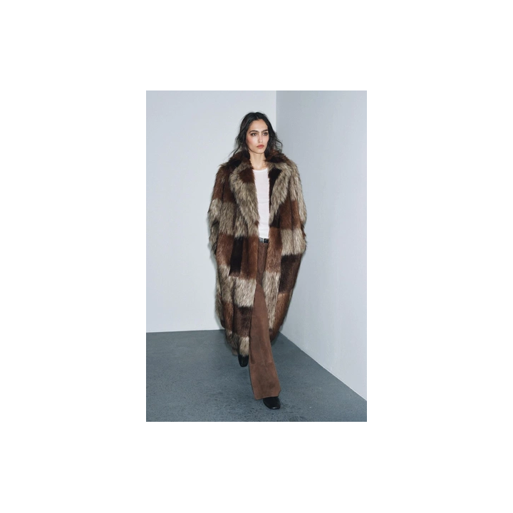 ПАЛЬТО ИЗ ИСКУССТВЕННОГО МЕХА В СТИЛЕ ПЭЧВОРК — ZW COLLECTION LIMITED EDITION