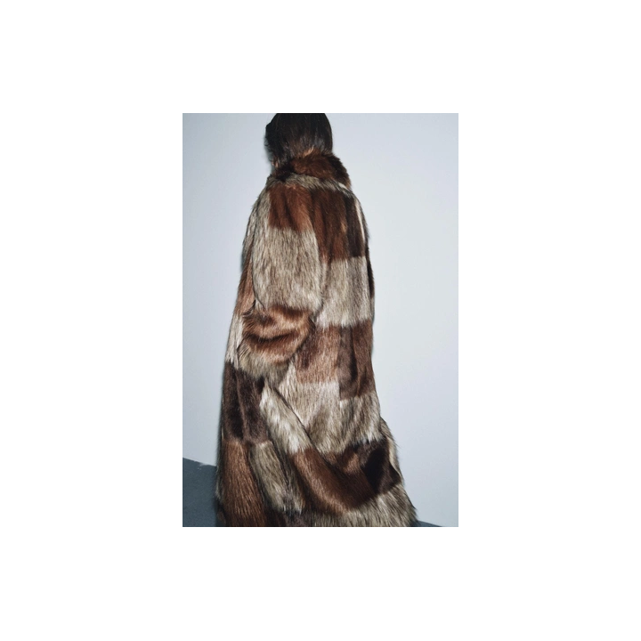 ПАЛЬТО ИЗ ИСКУССТВЕННОГО МЕХА В СТИЛЕ ПЭЧВОРК — ZW COLLECTION LIMITED EDITION