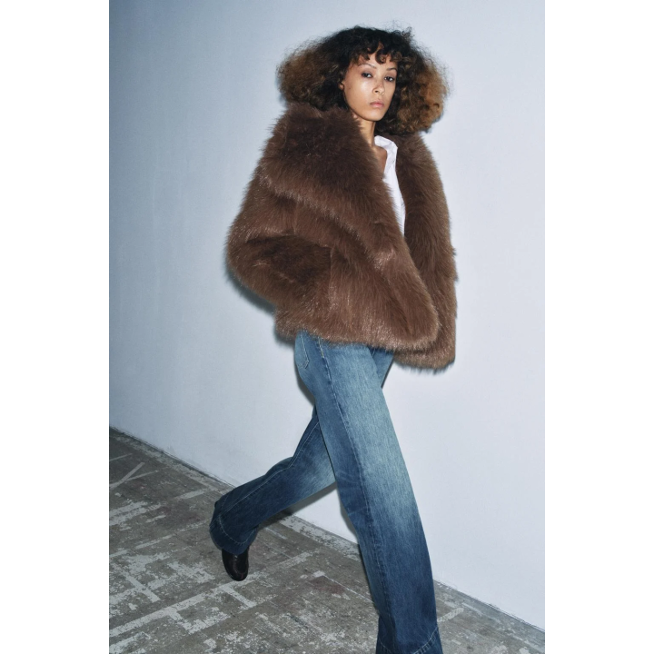 КОРОТКОЕ ПАЛЬТО ИЗ ИСКУССТВЕННОГО МЕХА — ZW COLLECTION