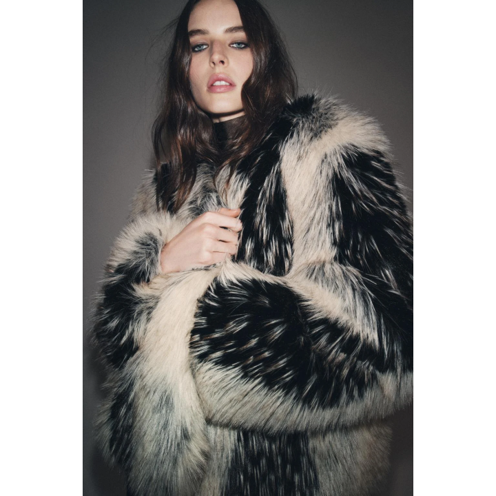 КОРОТКОЕ ПАЛЬТО ИЗ ИСКУССТВЕННОГО МЕХА — ZW COLLECTION