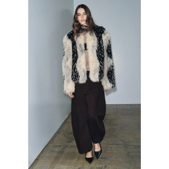 КОРОТКОЕ ПАЛЬТО ИЗ ИСКУССТВЕННОГО МЕХА — ZW COLLECTION