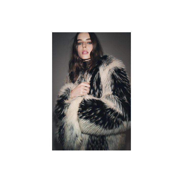 КОРОТКОЕ ПАЛЬТО ИЗ ИСКУССТВЕННОГО МЕХА — ZW COLLECTION