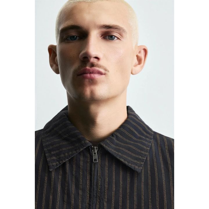 УКОРОЧЕННАЯ КУРТКА В ПОЛОСКУ