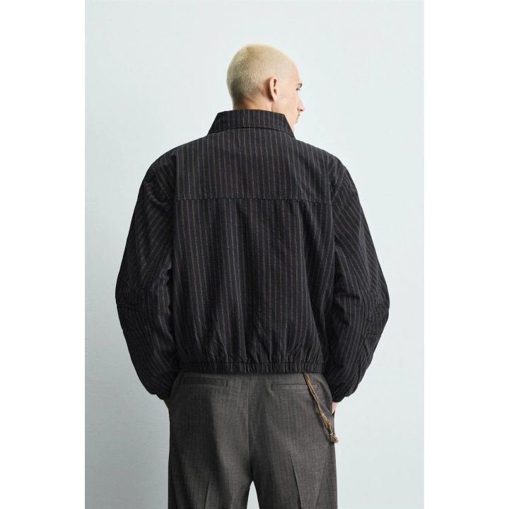 КУРТКА ИЗ РЕЛЬЕФНОЙ ТКАНИ В ПОЛОСКУ