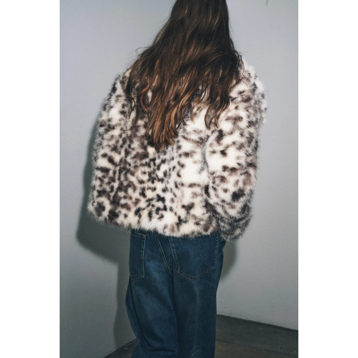 КУРТКА ИЗ ИСКУССТВЕННОГО МЕХА С АНИМАЛИСТИЧЕСКИМ ПРИНТОМ — ZW COLLECTION