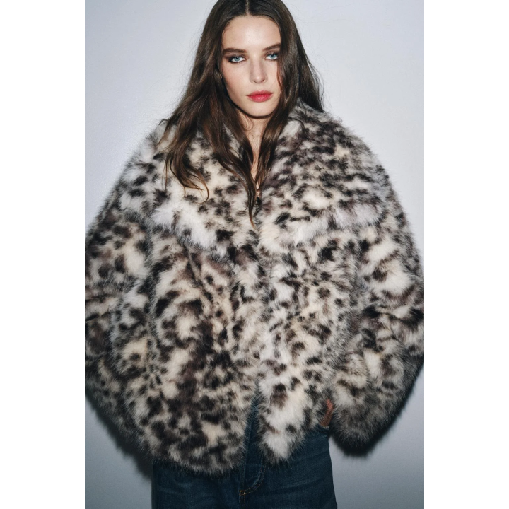 КУРТКА ИЗ ИСКУССТВЕННОГО МЕХА С АНИМАЛИСТИЧЕСКИМ ПРИНТОМ — ZW COLLECTION