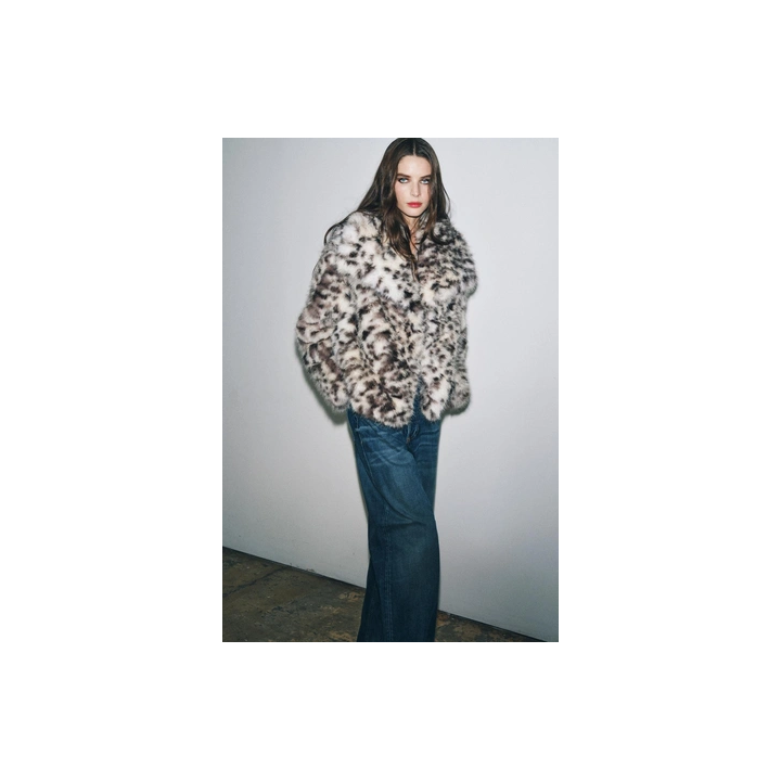 КУРТКА ИЗ ИСКУССТВЕННОГО МЕХА С АНИМАЛИСТИЧЕСКИМ ПРИНТОМ — ZW COLLECTION
