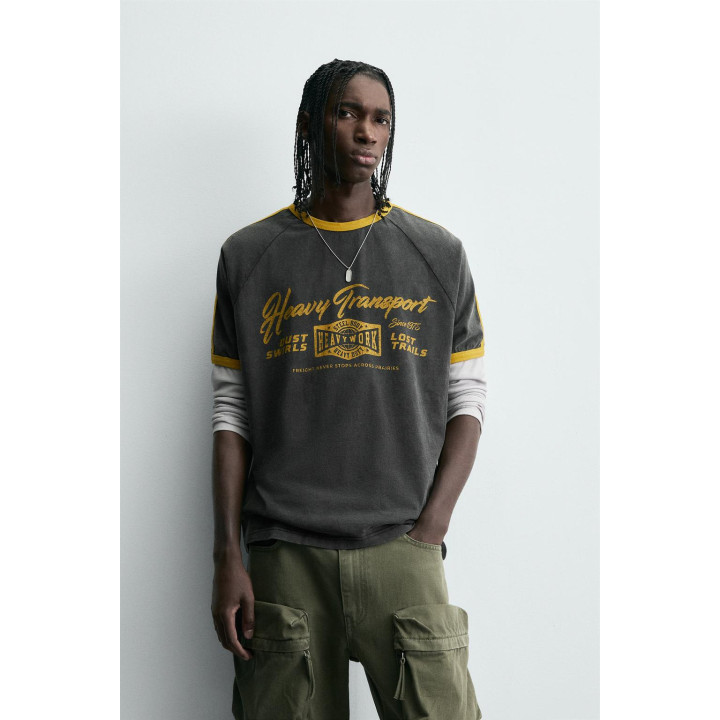 ФУТБОЛКА В РУБЧИК С КОНТРАСТНОЙ НАДПИСЬЮ