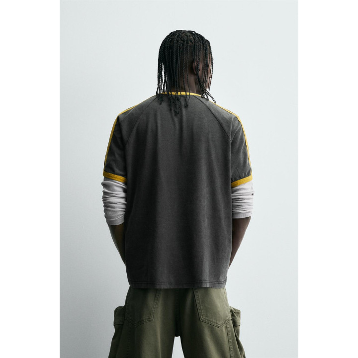 ФУТБОЛКА В РУБЧИК С КОНТРАСТНОЙ НАДПИСЬЮ