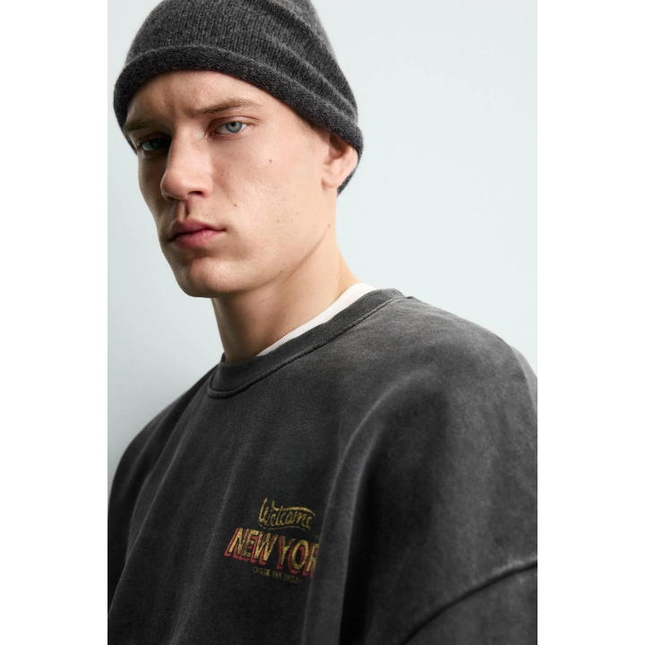 Толстовка с принтом и потертостями