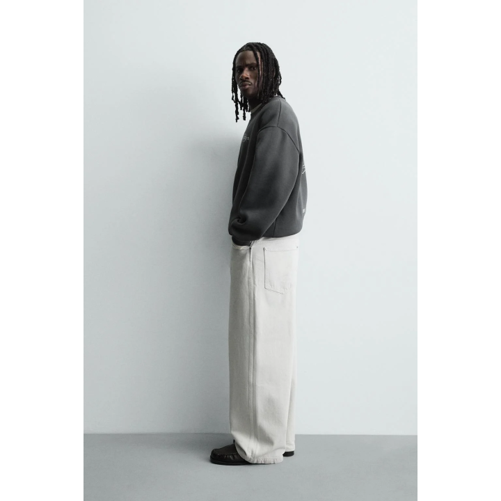 Свитшот с контрастным принтом