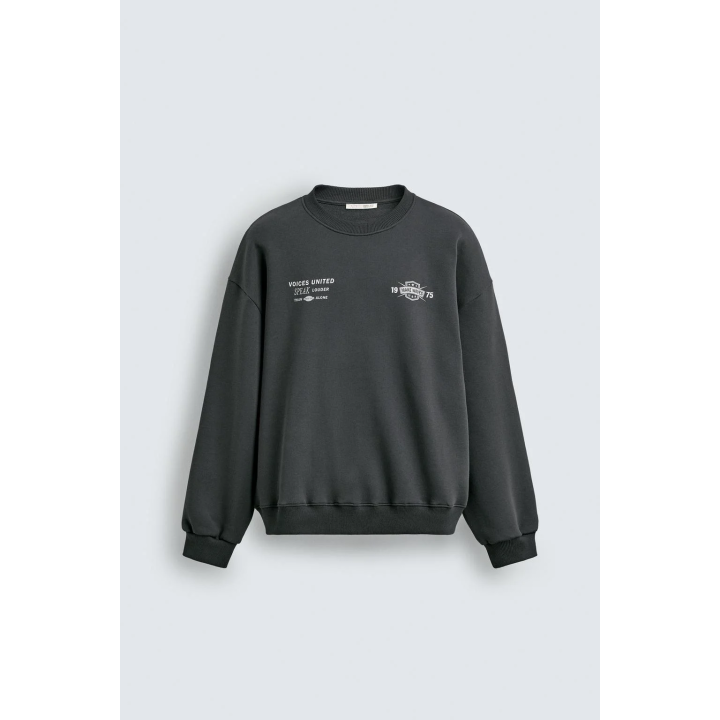 Свитшот с контрастным принтом