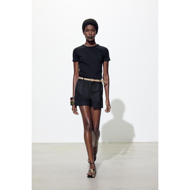 ШОРТЫ С РЕМНЕМ И ЗАЩИПАМИ