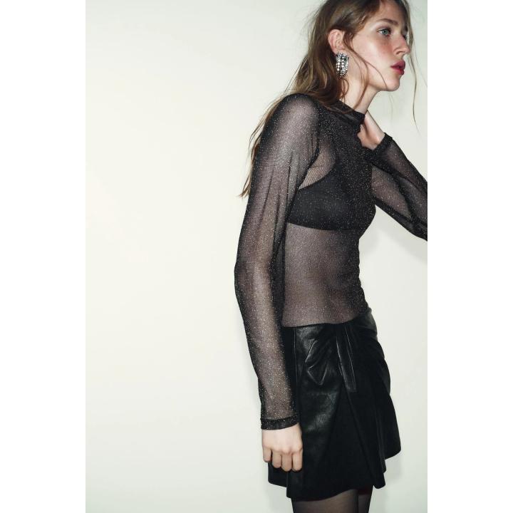 ЮБКА-ШОРТЫ ИЗ ИСКУССТВЕННОЙ КОЖИ СО СКЛАДКАМИ