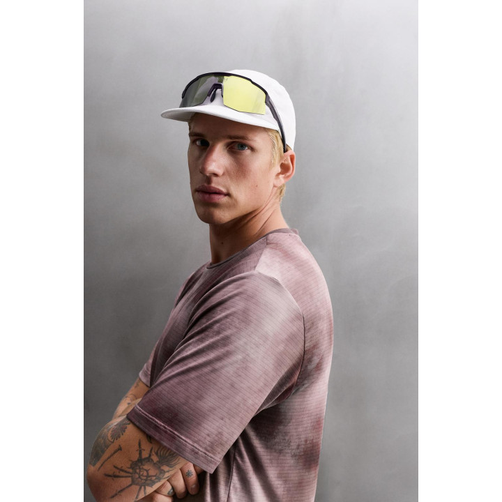 ФУТБОЛКА С ПРИНТОМ ТАЙ-ДАЙ И ПЕРФОРАЦИЕЙ