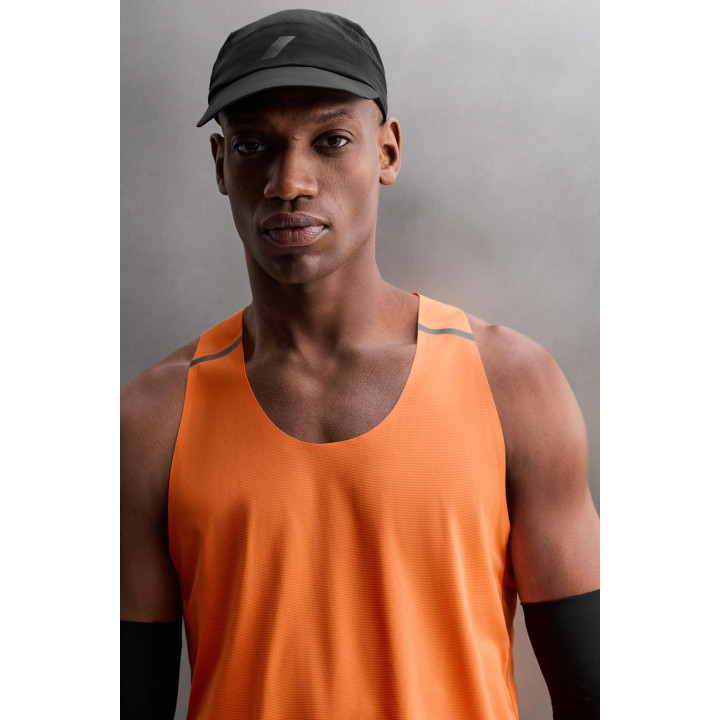 МАЙКА-БОРЦОВКА ИЗ ВЫСОКОТЕХНОЛОГИЧНОЙ ТКАНИ В СТИЛЕ КОЛОР-БЛОК