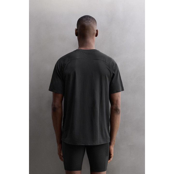Тренировочная футболка с перфорацией
