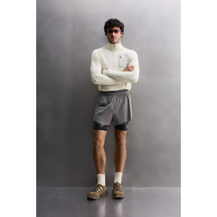 ФУТБОЛКА ИЗ ТЕХНИЧЕСКОЙ ТКАНИ С ВОРОТНИКОМ НА МОЛНИИ